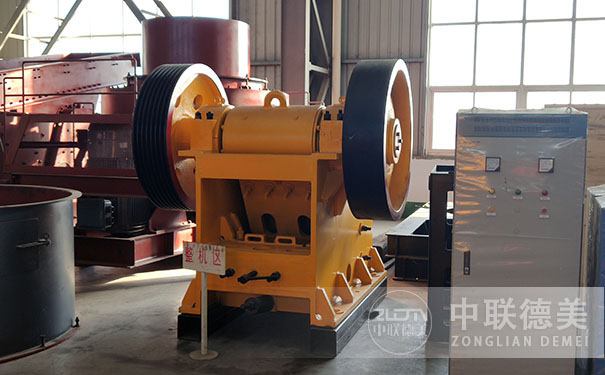什么是液壓對輥破碎機？