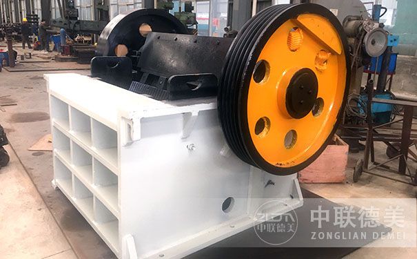 反擊破破碎機(jī)
