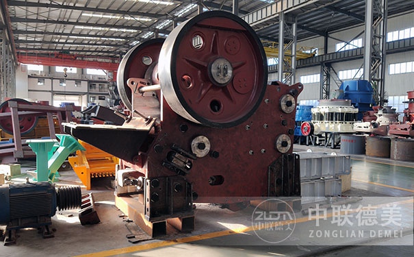 細(xì)顎式破碎機(jī)